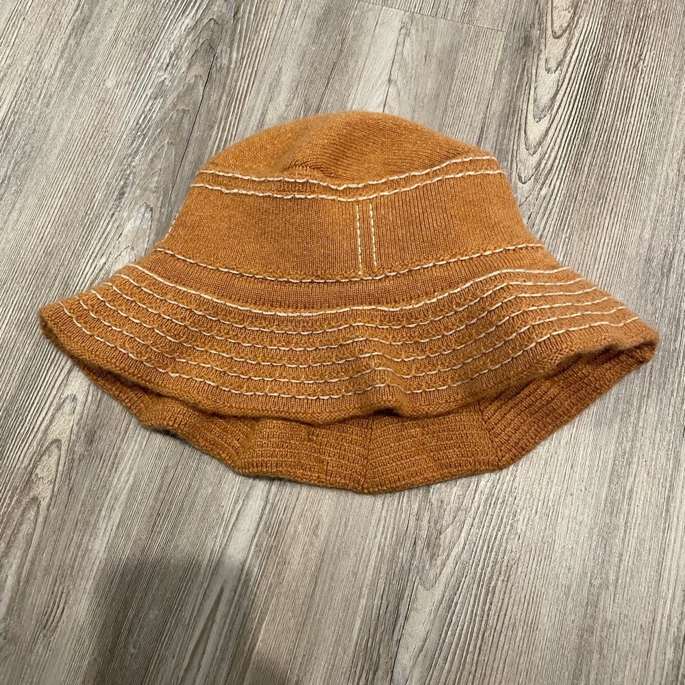 Barrie Cashmere Bucket Hat Camel